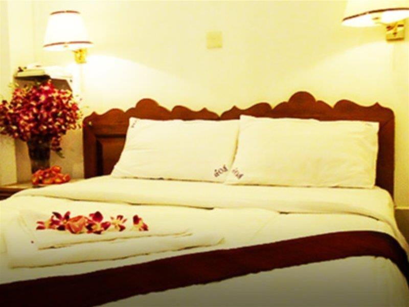 Asia Hotel Phnom-Penh Buitenkant foto